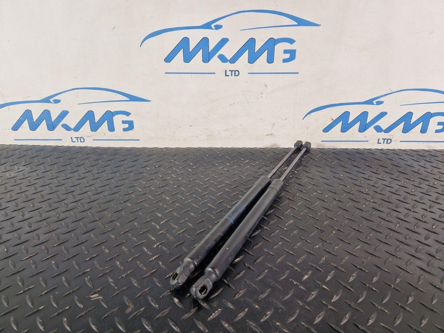 10-15 AUDI Q7 4L OEM BOOT TAILGATE SUPPORT STRUT PAIR 4L0827552F