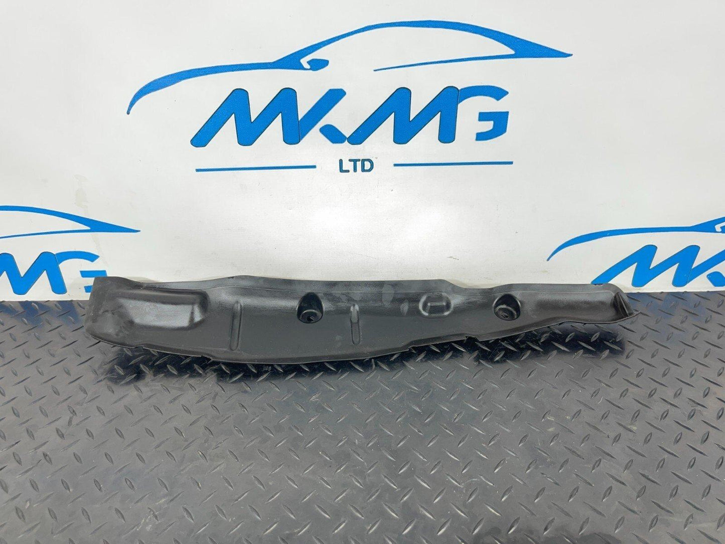 16-19 AUDI A4 B9 AVANT GENUINE FRONT LEFT SIDE WING FENDER COVER 8W0821111