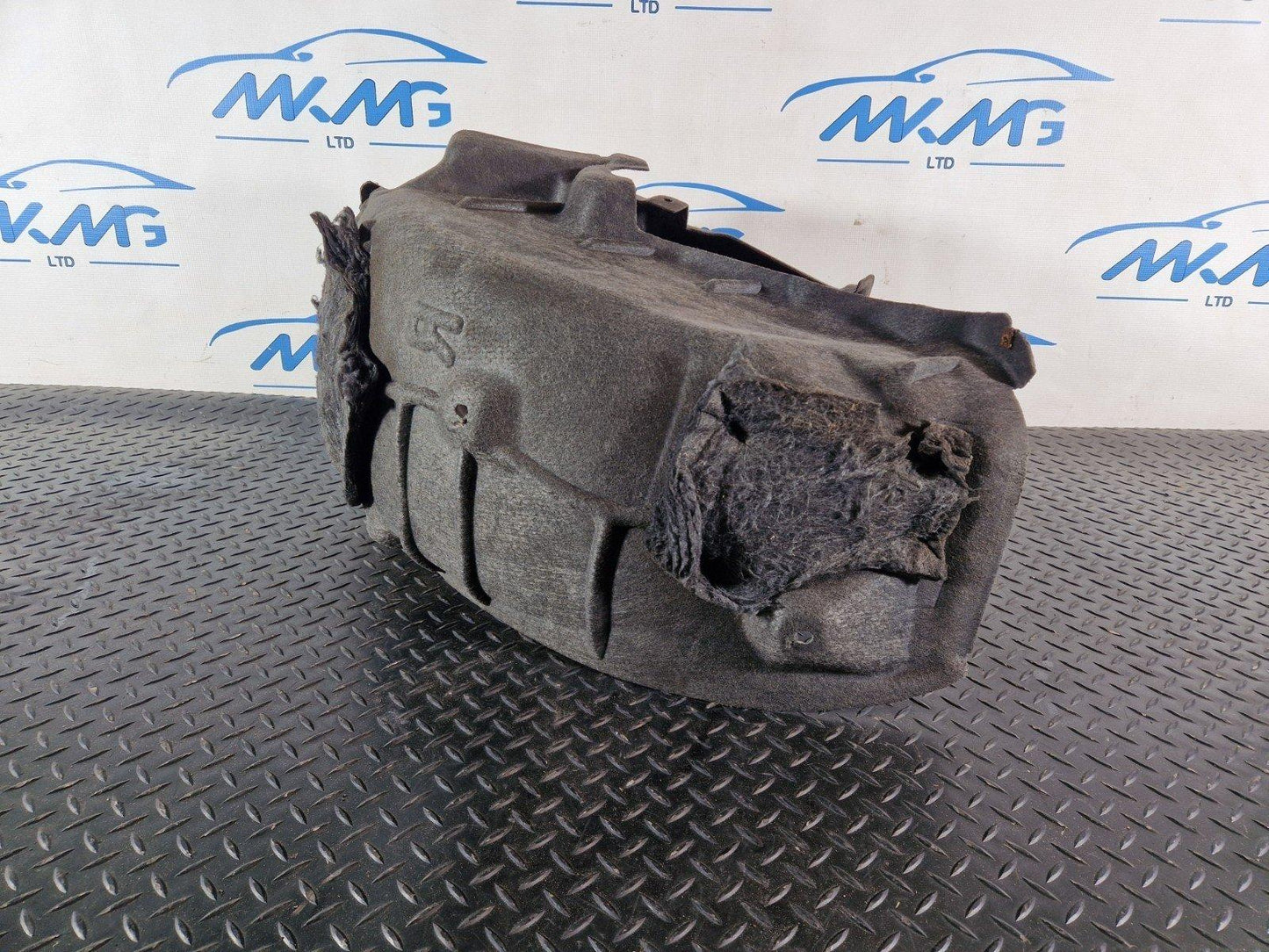 16-19 AUDI A4 B9 WHEEL ARCH LINER REAR RIGHT SPLASH GUARD 8W0810172G