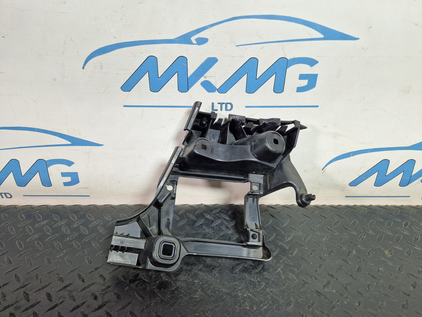 Audi A6 Allroad C7 Genuine Rear Left N/S Bumper Bracket 4G9807393D