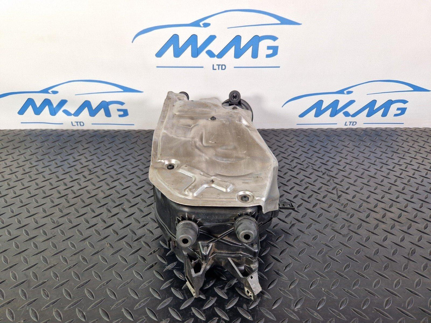 14-21 MERCEDES BENZ C300h W205 OEM AIR FILTER BOX A6510900700