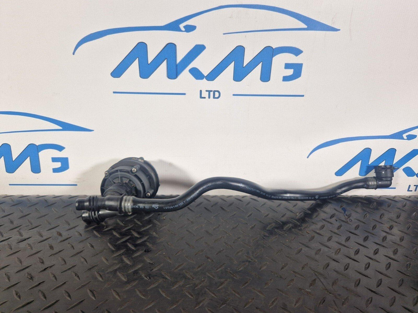 19-ON MERCEDES BENZ A CLASS EQ W177 ADDITIONAL WATER PUMP WITH HOSE A0006002686