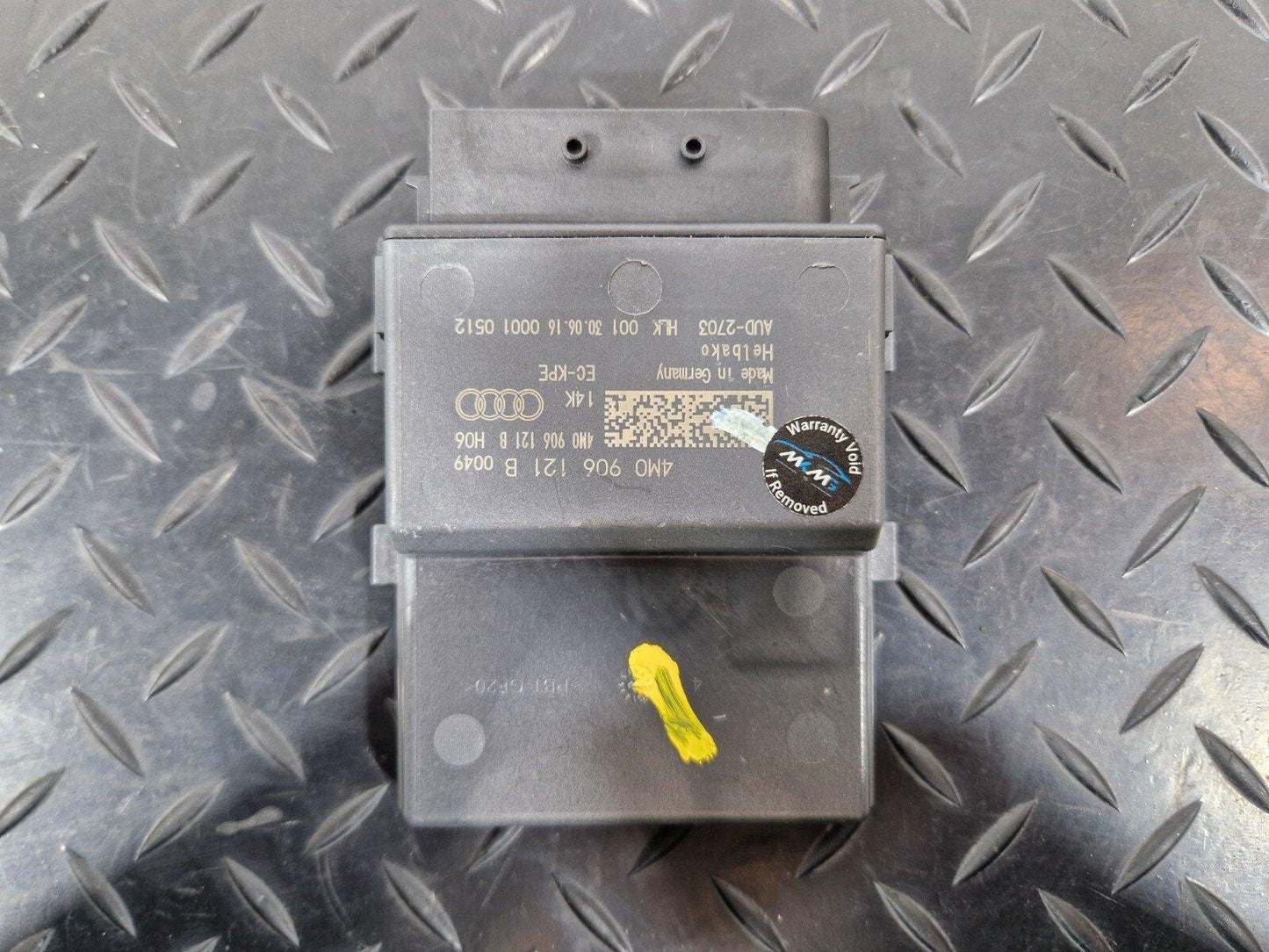 16-19 AUDI A4 AVANT B9 S-LINE GENUINE FUEL PUMP CONTROL MODULE 4M0906121B
