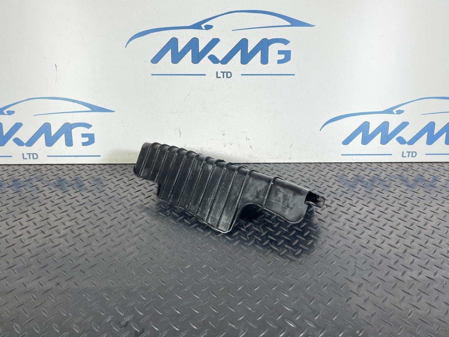 16-23 AUDI A5 F5 SPORTBACK S-LINE Rear Left Control Arm Cover 8W0505415E