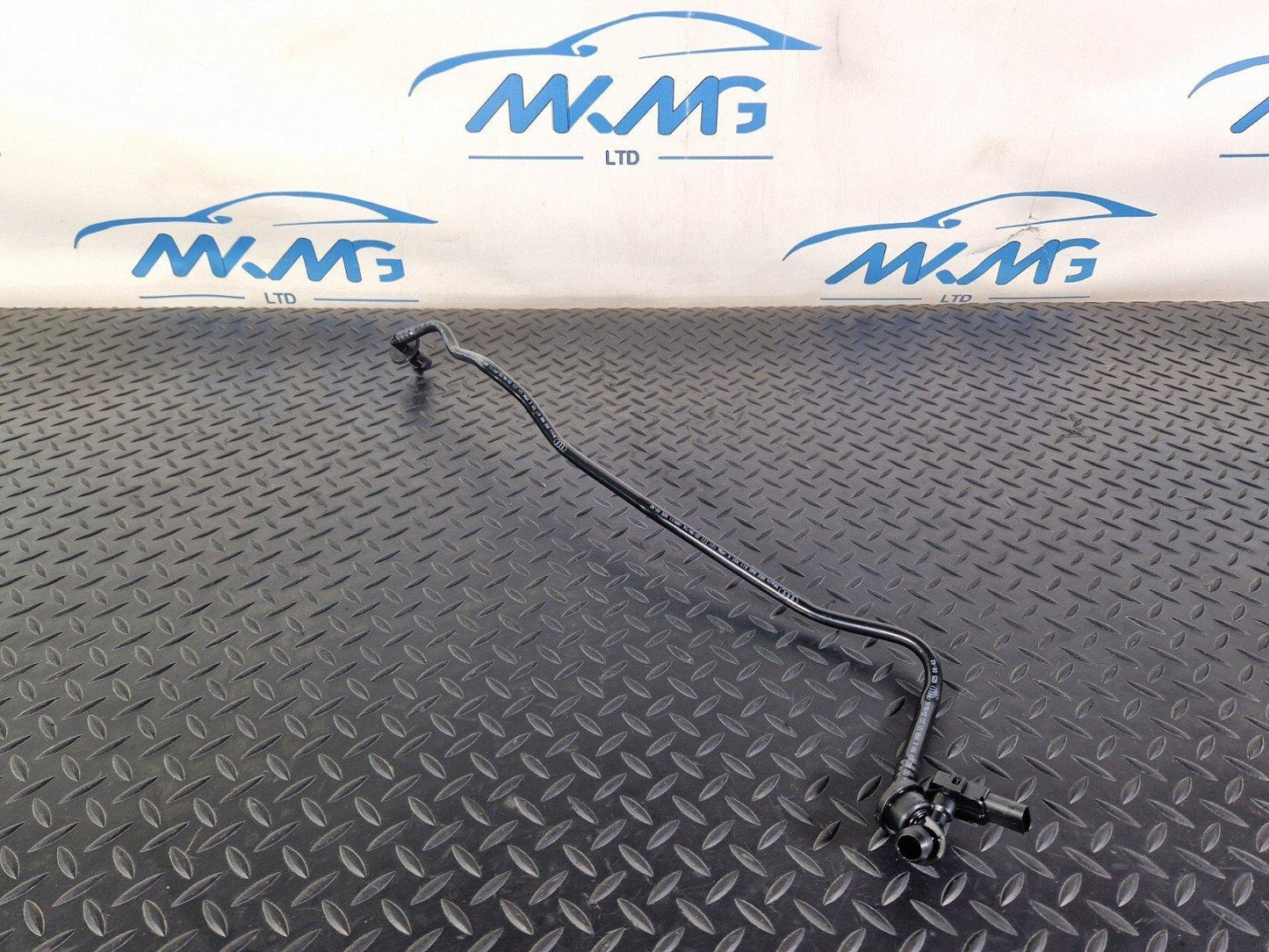 16-19 AUDI A4 AVANT B9 3.0 TDI S-LINE VACUUM HOSE PIPE 8W0611933G