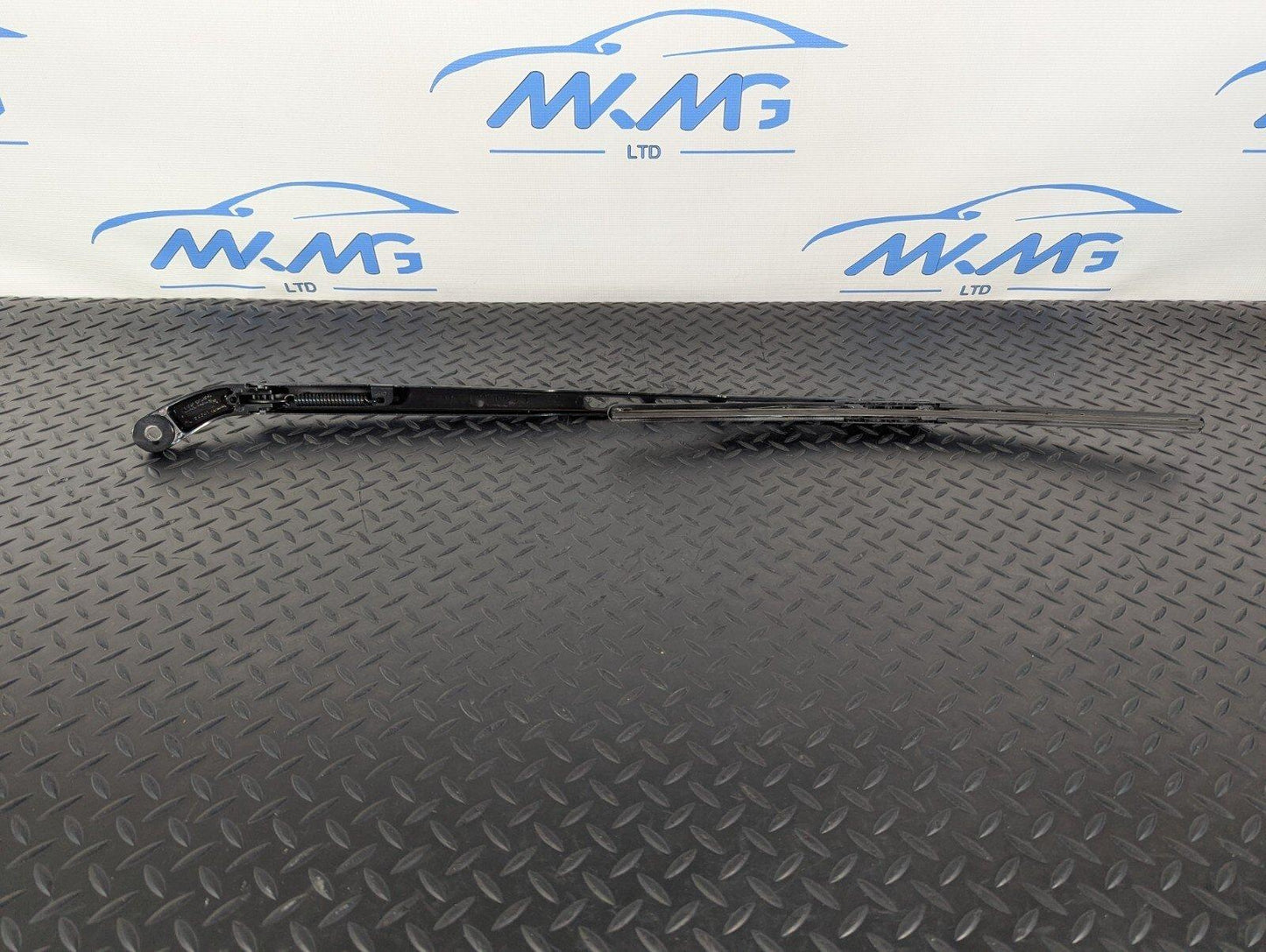 10-17 AUDI A8 4H FRONT LEFT WIPER ARM WITH BLADE 4H2955407A