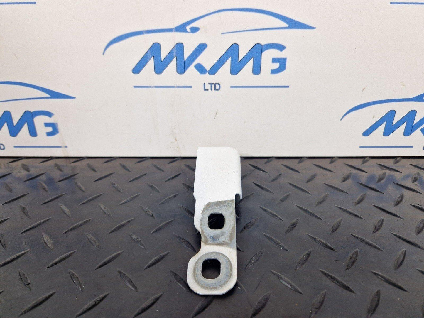 16-23 AUDI S5 COUPE GENUINE WING FENDER BRACKET FRONT LEFT 8W6821433