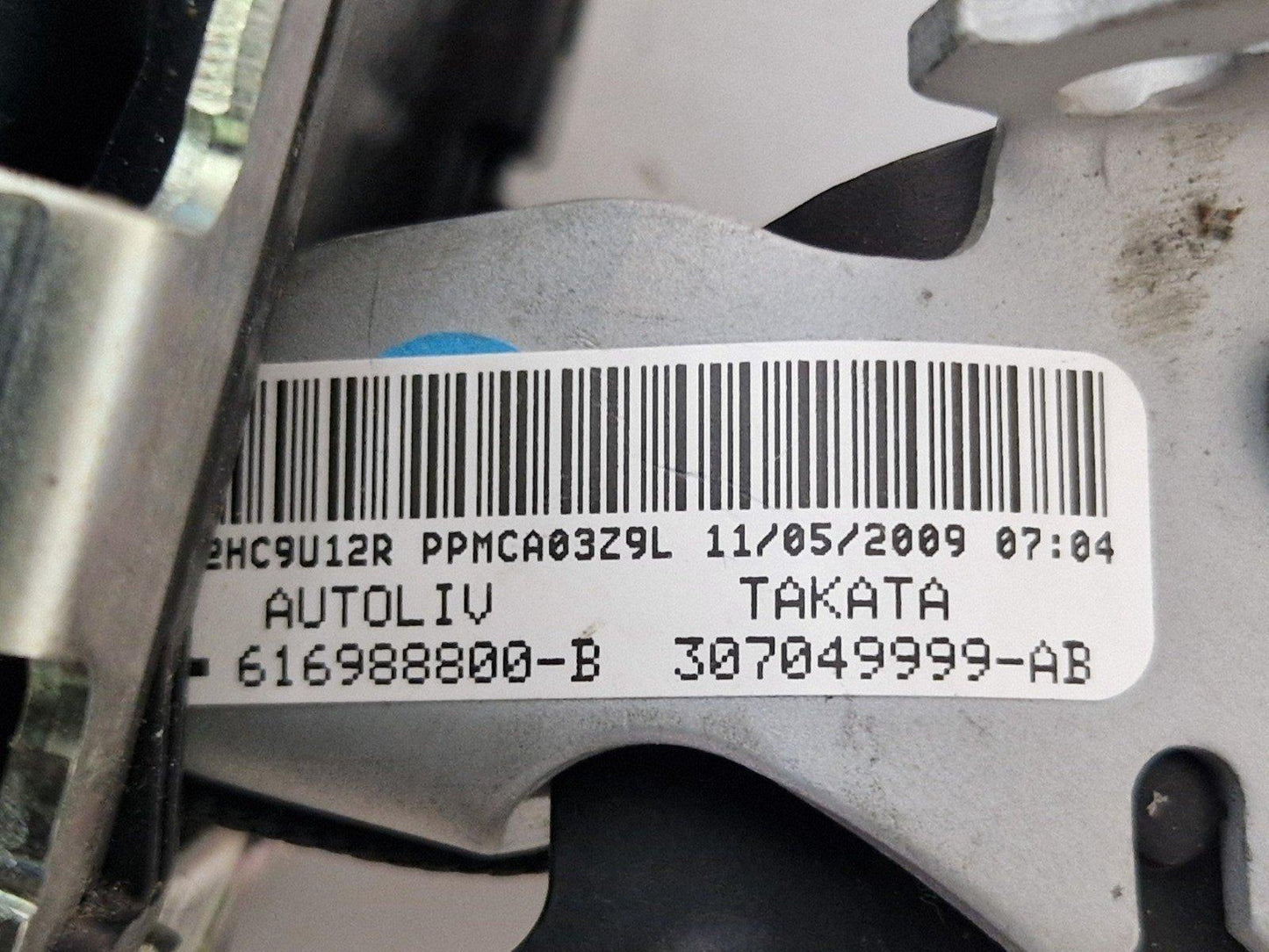 09-14 MERCEDES E CLASS W207 LEFT PASSANGER SIDE FRONT SEAT BELT A2078604185