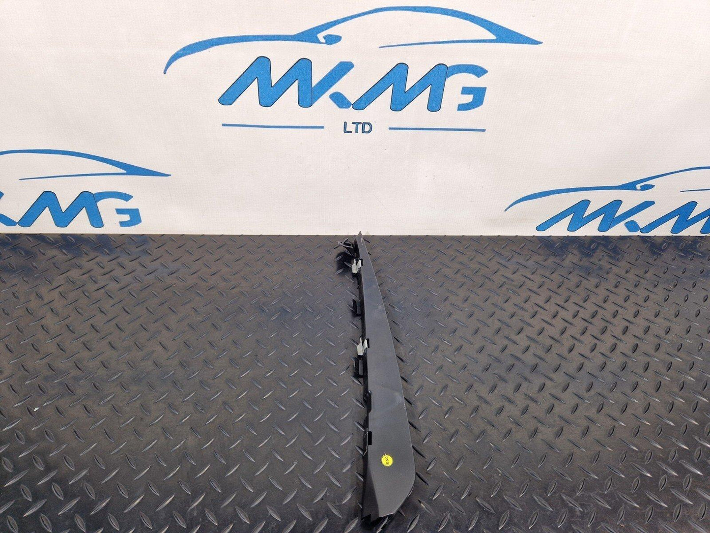 16-23 AUDI A5 F5 SPORTBACK FRONT DOOR SEAL BRACKET 8W8837152
