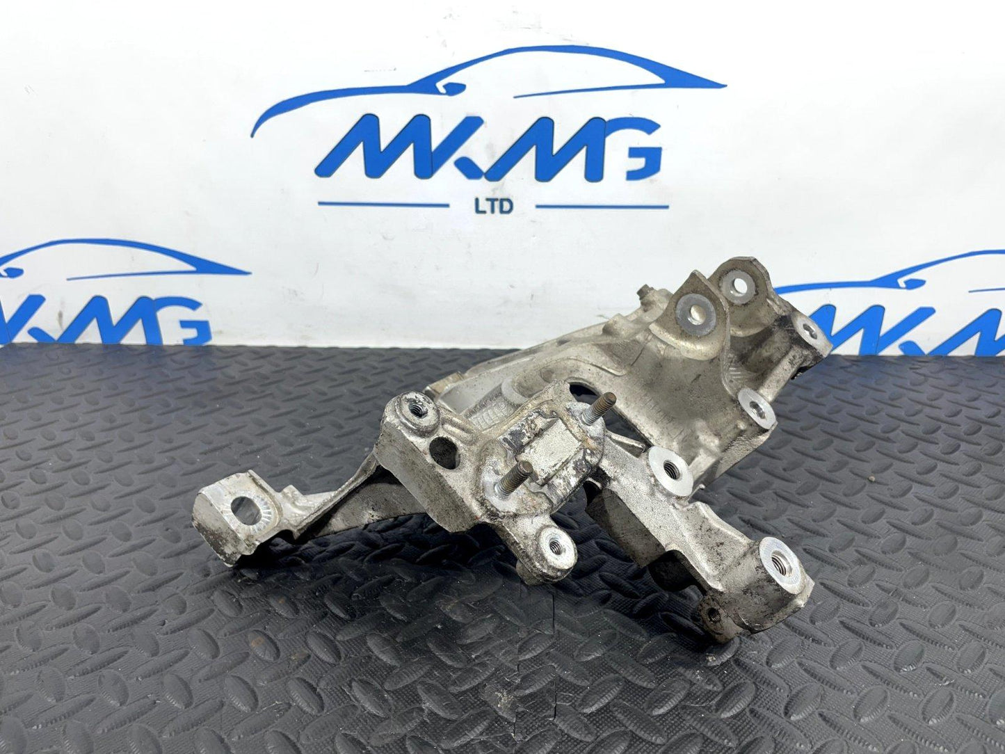 16-19 AUDI A4 B9 AVANT GENUINE FRONT LEFT SIDE SUBFRAME BRACKET 8W0399295