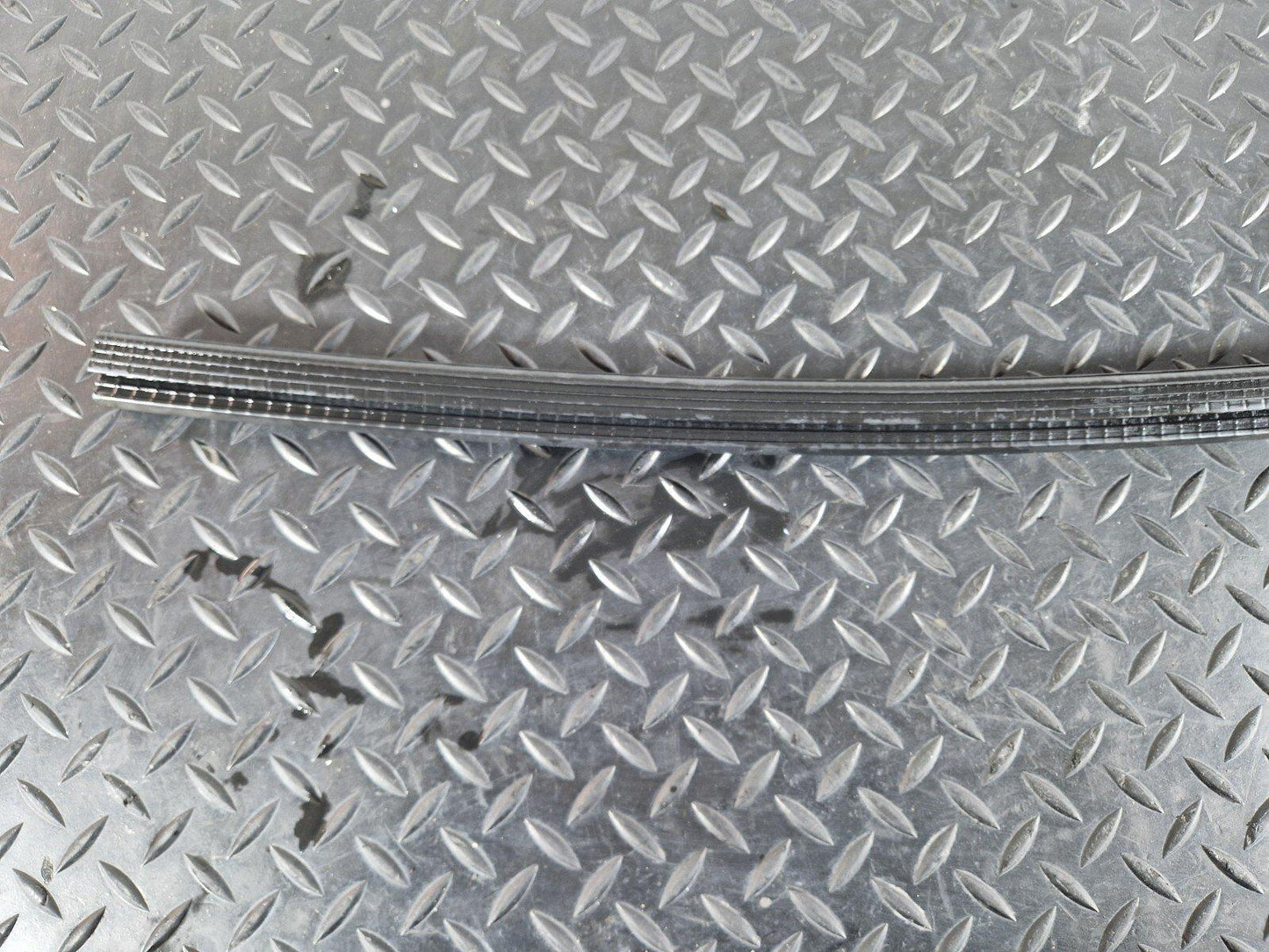 12-17 AUDI S5 CONVERTIBLE REAR LEFT SIDE INNER WINDOW SEAL 8F0839479