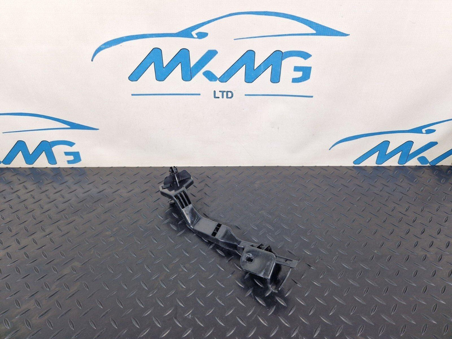14-21 MERCEDES BENZ C200 W205 OEM GENUINE CABLE DUCT BRACKET A2055462180
