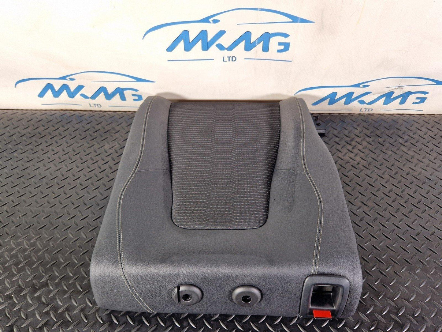 18-ON MERCEDES A CLASS W177 REAR RIGHT DRIVER SIDE SEAT HALF LEATHER A1779200600