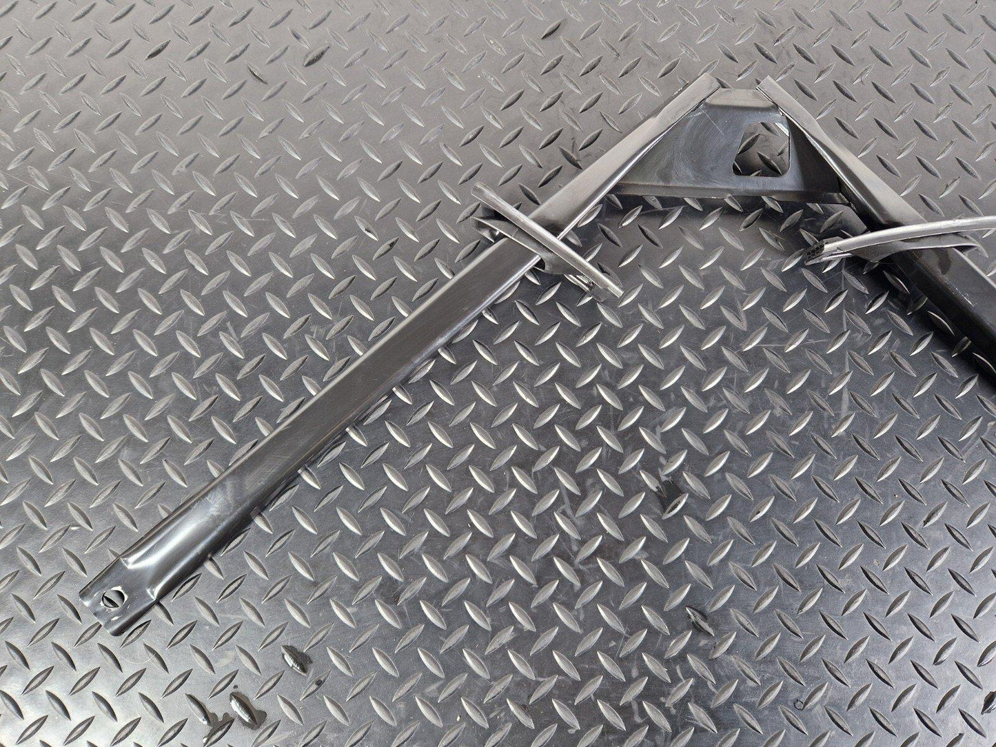 16-24 AUDI A5 F5 CONVERTIBLE GENUINE FRONT UPPER REINFORCEMENT 8W7805629A