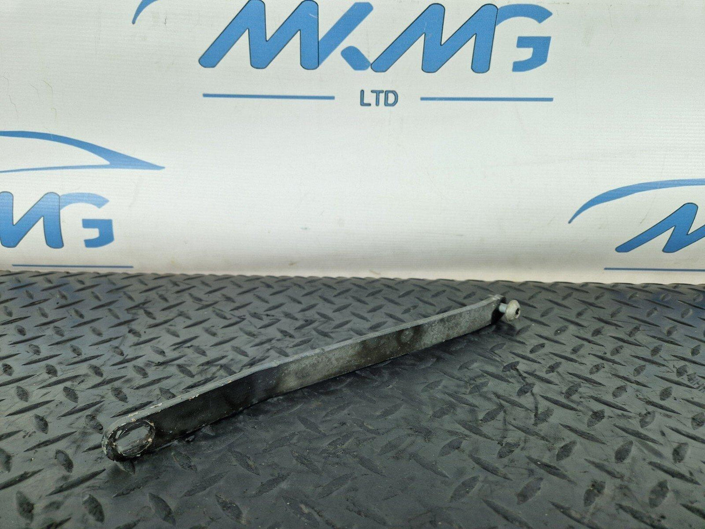 14-21 MERCEDES BENZ C200d W205 REINFORCEMENT RADIATOR SUPPORT STRUT A2056201700