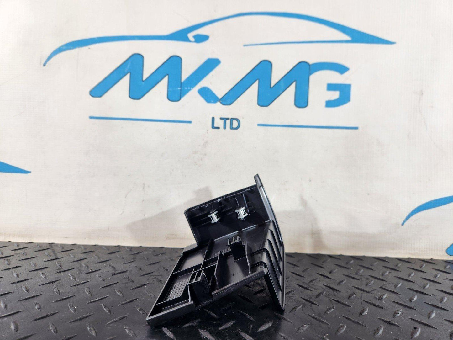 16-20 AUDI Q7 4M GENUINE 2ND ROW REAR LEFT SIDE SEAT TRACK TRIM COVER 4M0883685E
