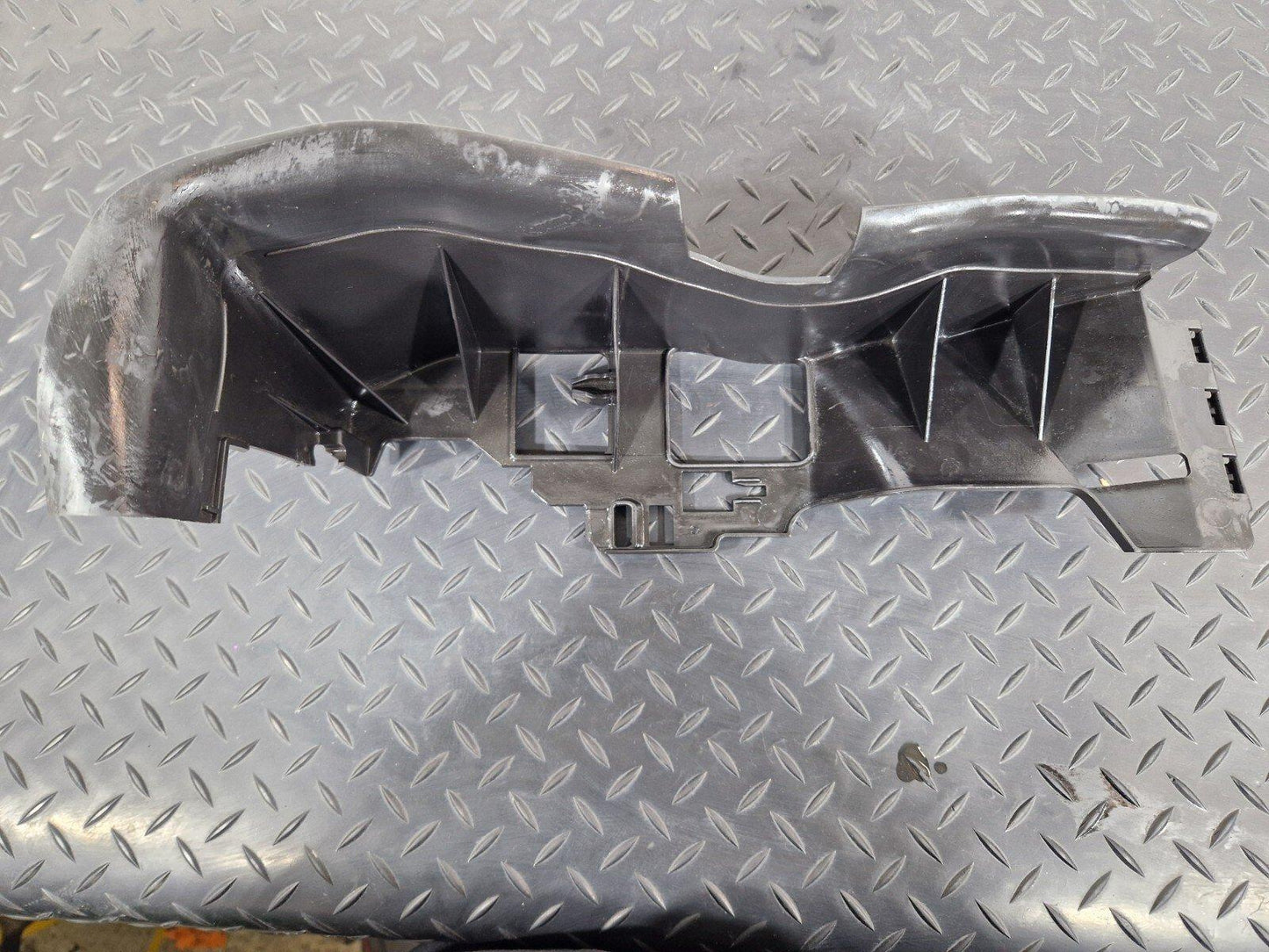 18-ON MERCEDES BENZ SPRINTER W907 RIGHT MOUNTING CONSOLE A9078802500