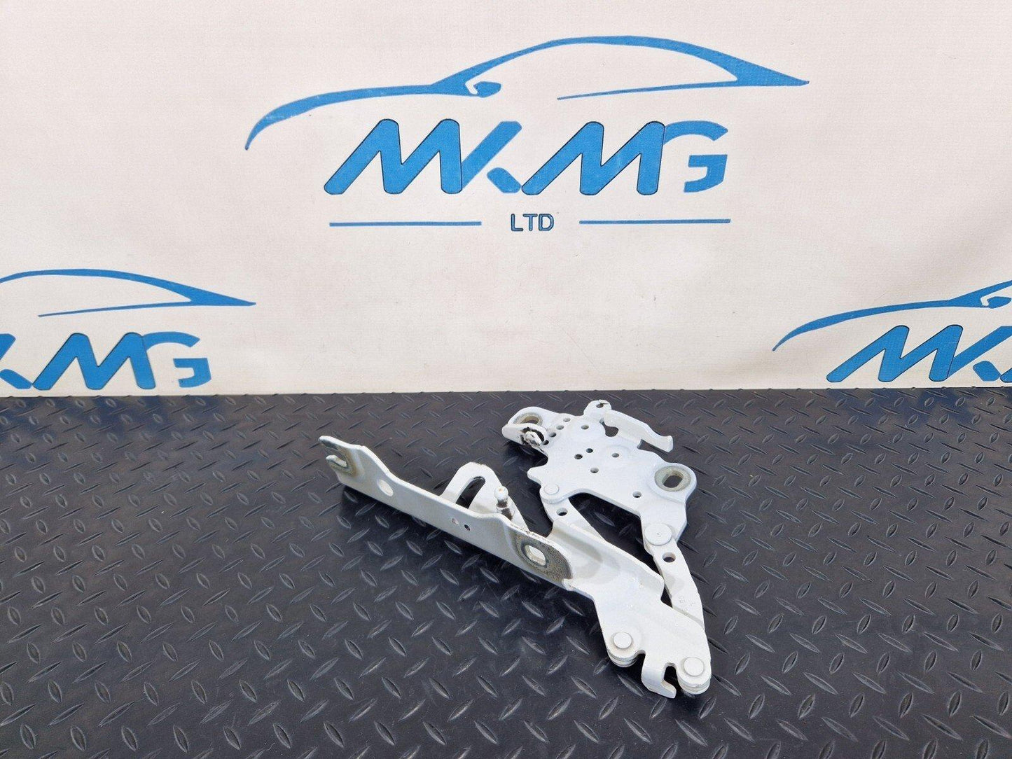 12-18 BMW 3 SERIES F30 F31 FRONT LEFT BONNET HOOD HINGE IN WHITE 7286343