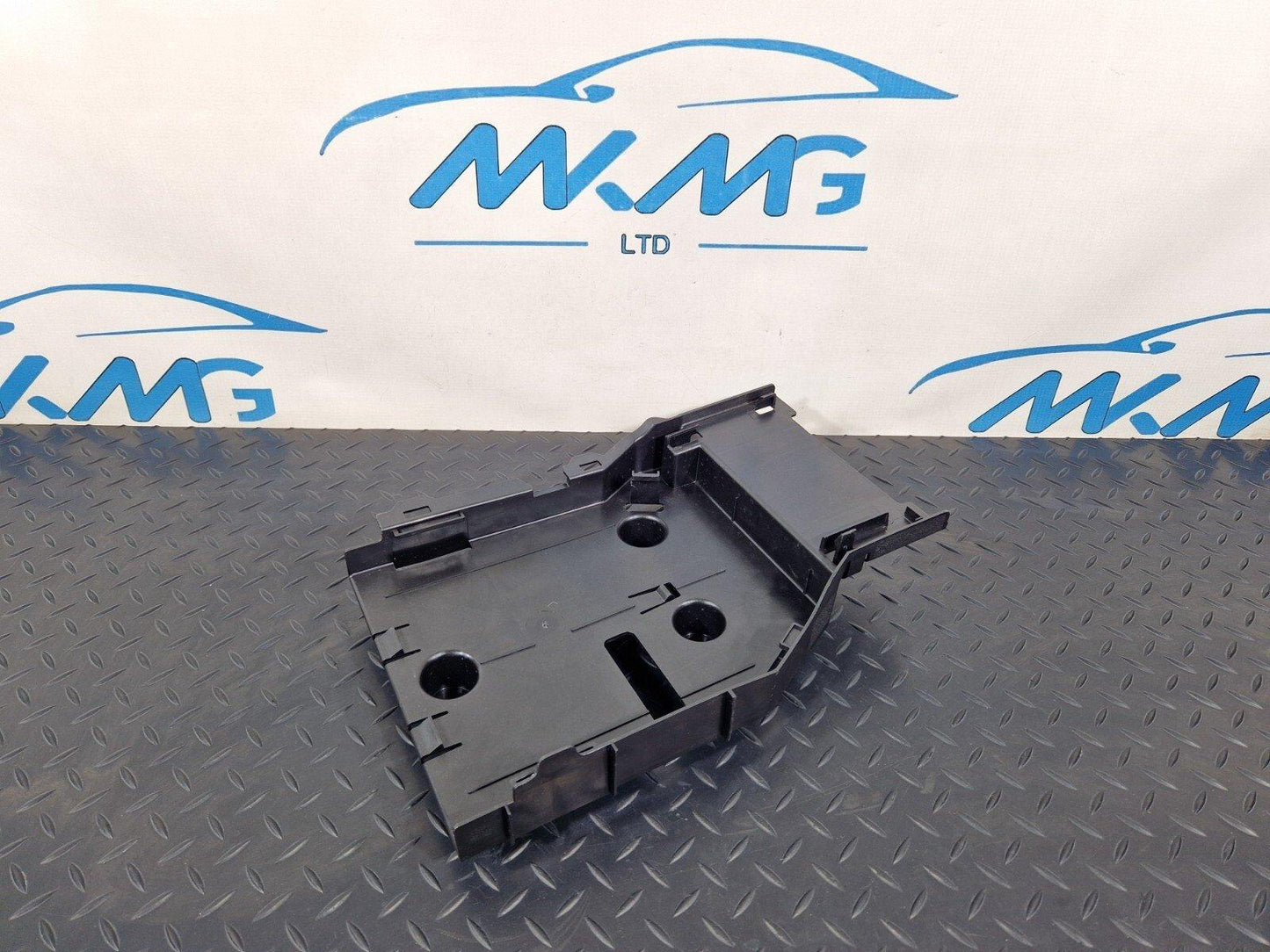 18-ON MERCEDES SPRINTER W907 W910 FRONT BODY CONTROL UNIT BRACKET HOLDER MOUNT