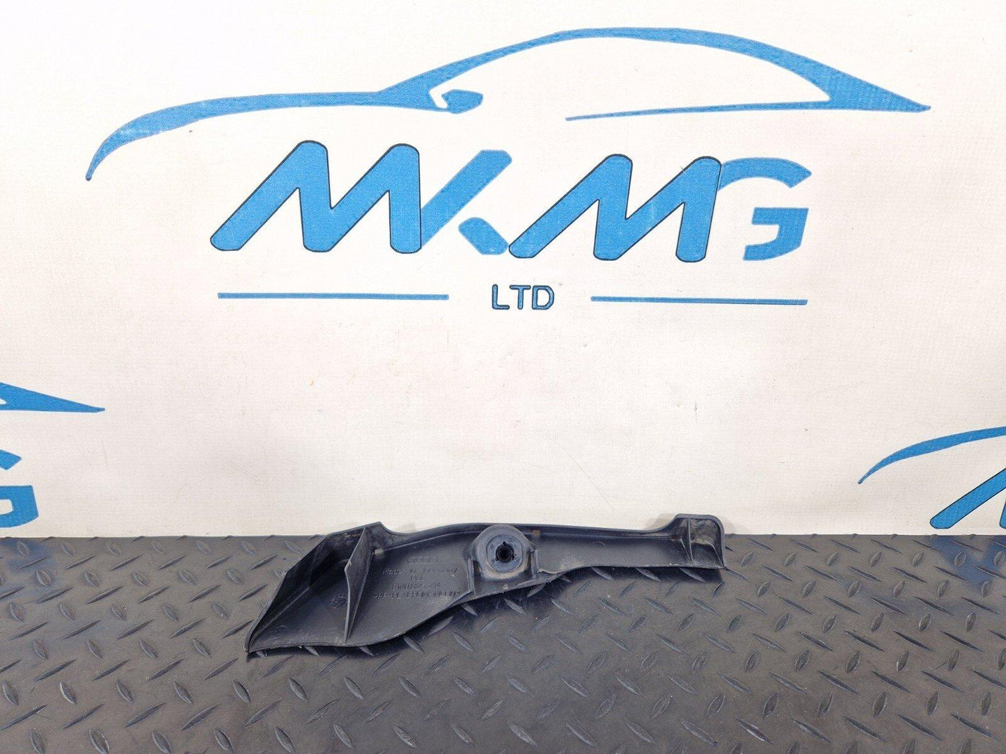 16-19 AUDI A4 B9 REAR RIGHT UNDERBODY SPLASH GUARD SHIELD COVER OEM 8W0825214