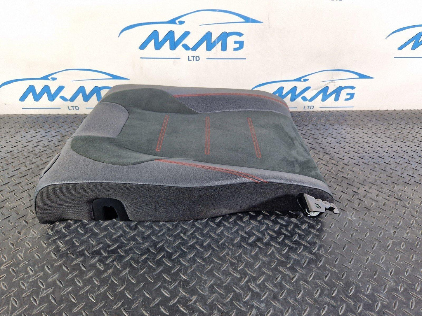 19-ON MERCEDES B CLASS W247 REAR RIGHT SIDE SINGLE SEAT HALF LEATHER BACKREST