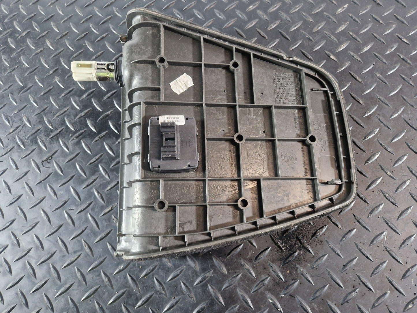 10-15 AUDI Q7 4L BOOT LOAD SUSPENSION LOWERING ADJUSTMENT SWITCH TRIM 4L0959511B