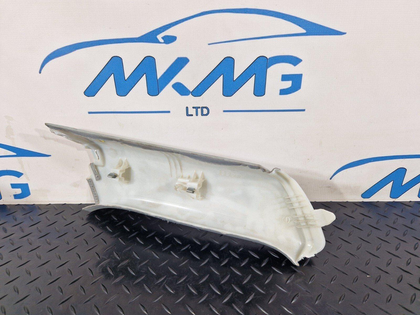 16-19 AUDI A4 B9 GENUINE REAR RIGHT SIDE TOP C-PILLAR TRIM COVER PANEL 8W9867288