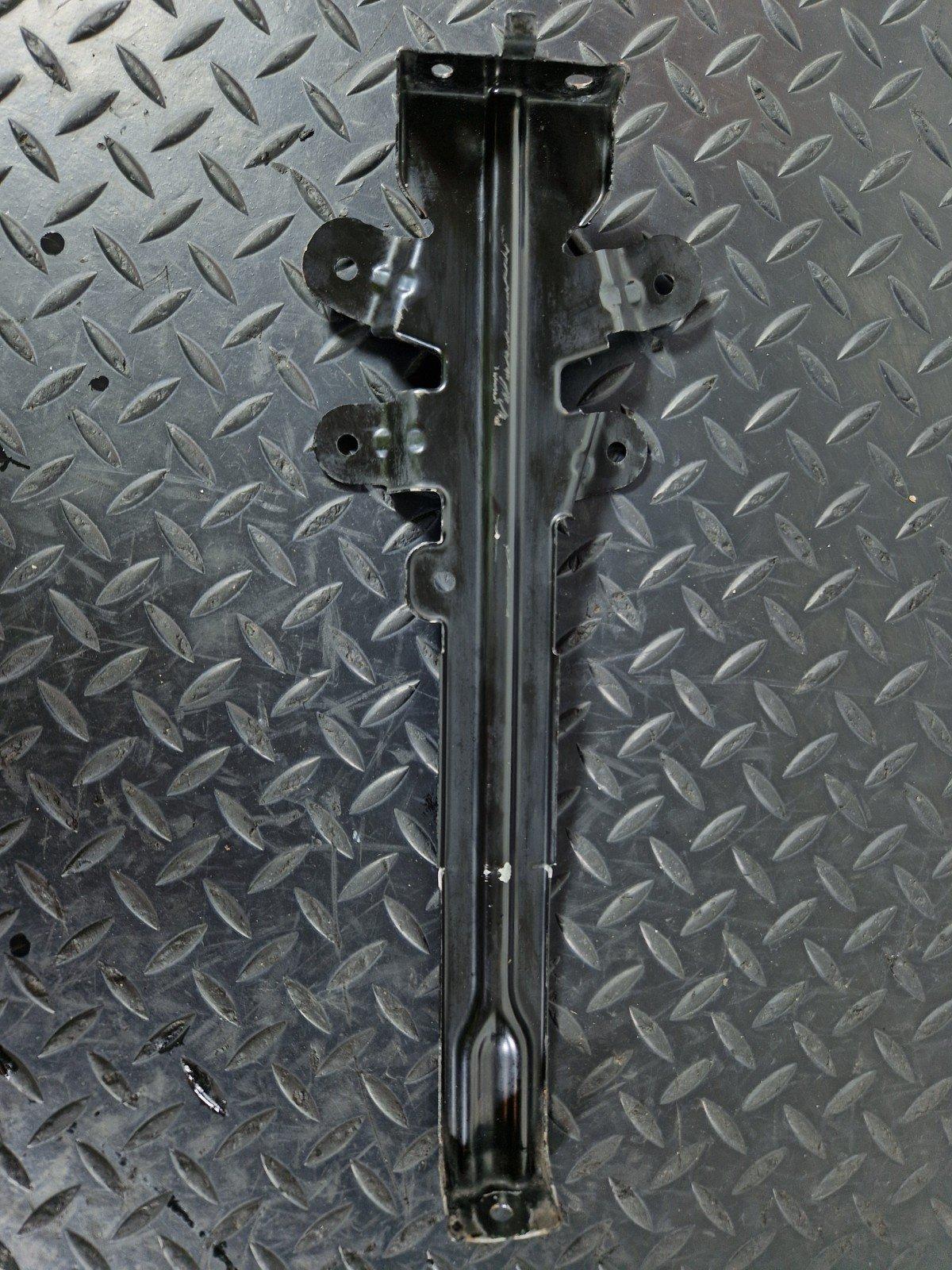 11-19 MERCEDES BENZ ML W166 GENUINE DISTANCE SENSOR MOUNT BRACKET A1666264031