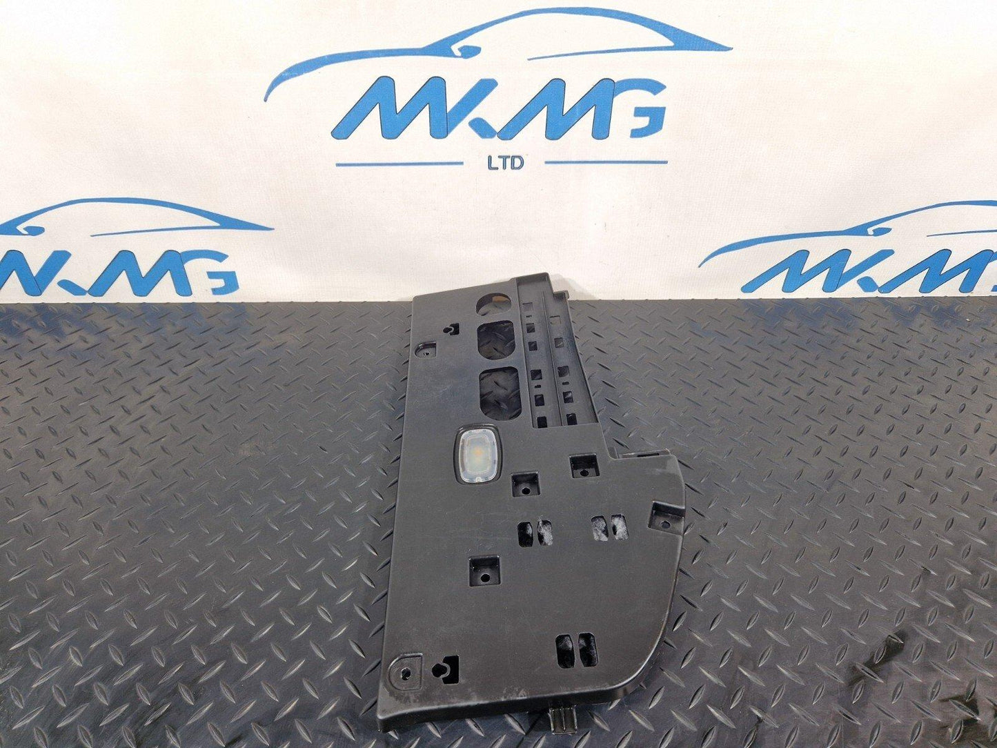 19-ON MERCEDES B CLASS W247 FRONT LEFT DASHBOARD LOWER TRIM COVER A2476809000