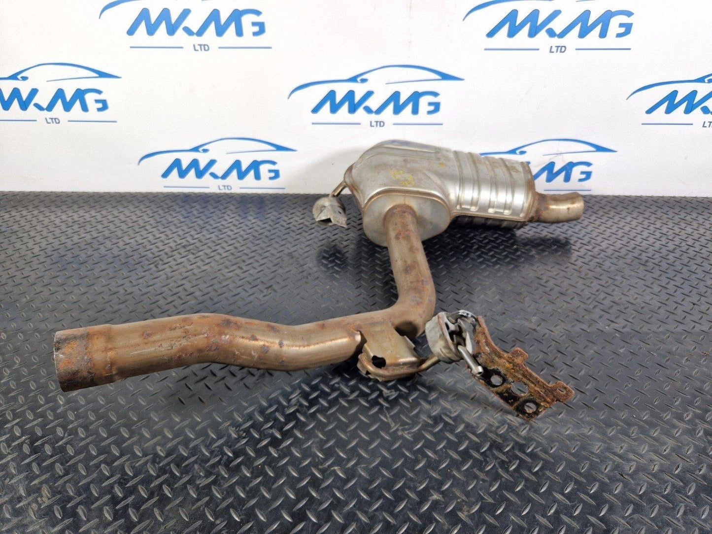 16-19 AUDI A4 B9 REAR EXHAUST BACK BOX 8W0253411K