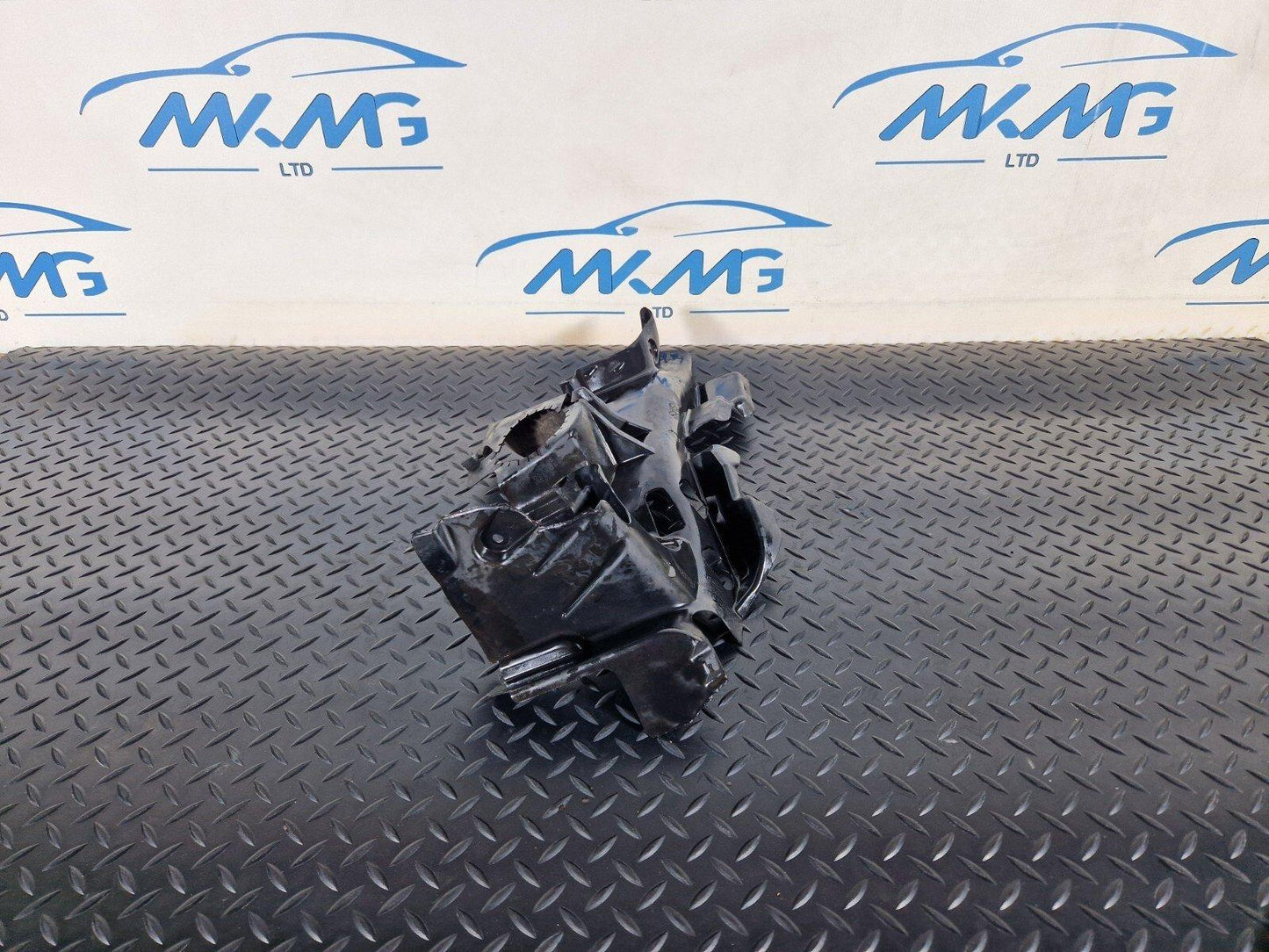 14-21 MERCEDES-BENZ C250D W205 FRONT CENTER RIGHT SOUND INSULATION A2055240225