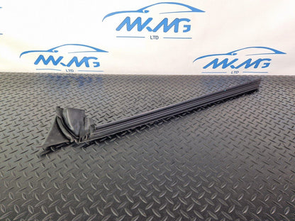 MERCEDES CLA C117 FRONT RIGHT O/S WINDOW SEAL DOOR GASKET SEALING A1177250265