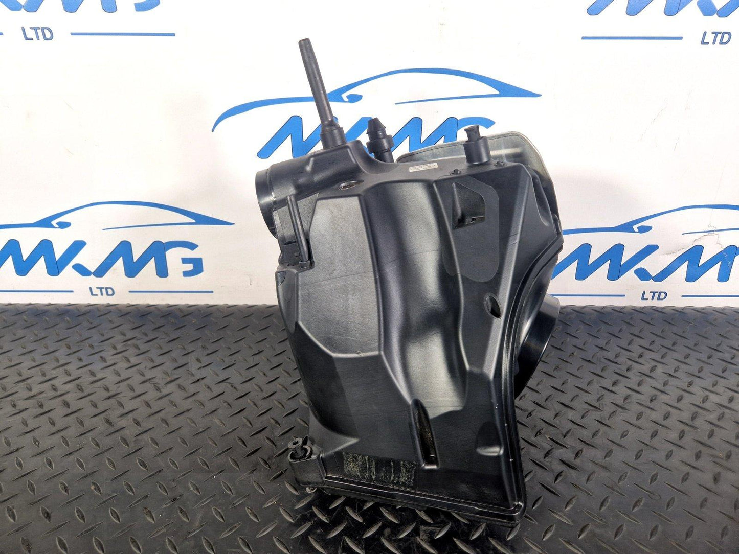 16-19 AUDI A4 B9 2.0TDI DEU DIESEL ENGINE GENUINE AIR FILTER BOX 8W0133835D