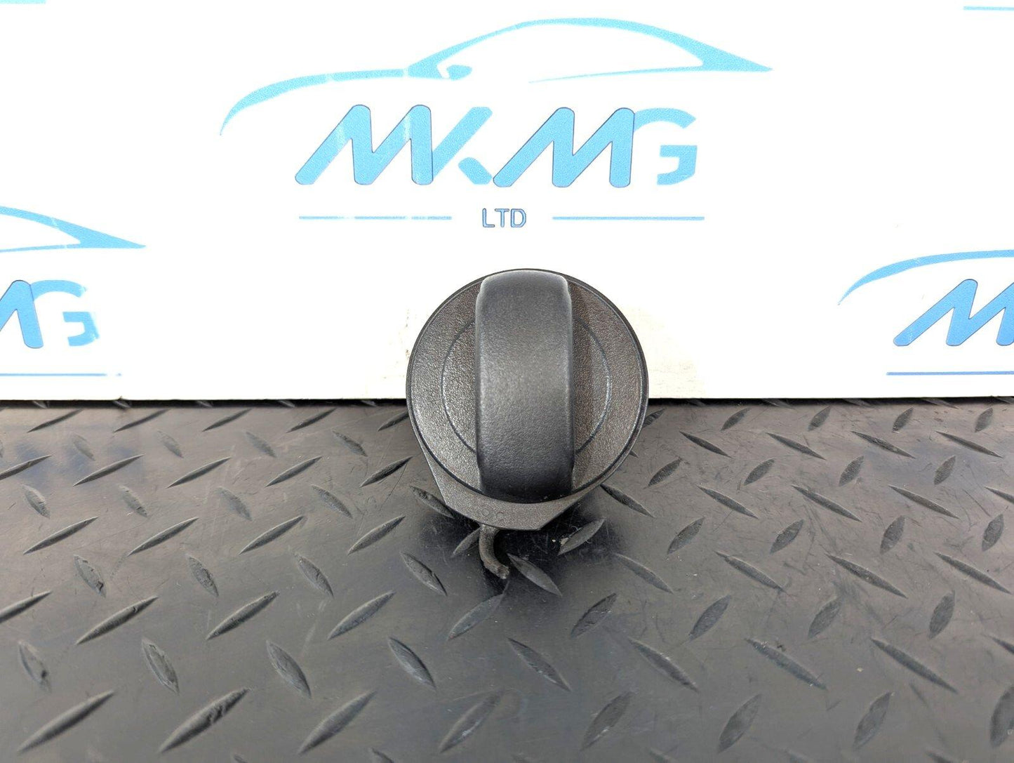 10-17 AUDI A8 4H GENUINE TANK CAP CLOSURE FUEL