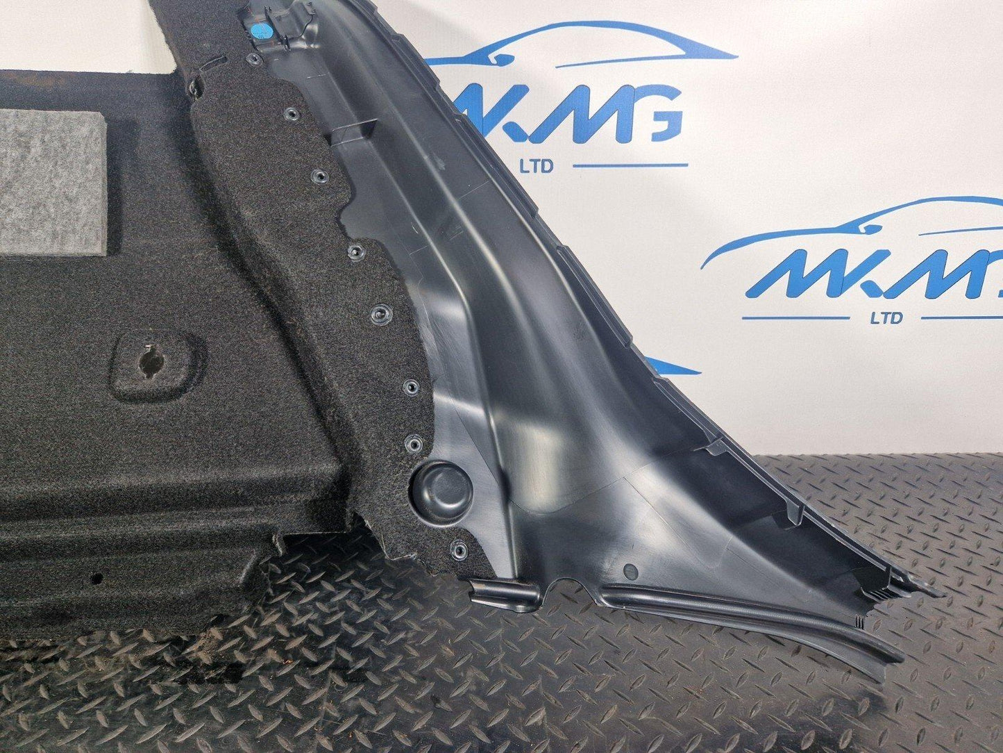 14-20 MERCEDES BENZ GLA X156 RIGHT SIDE TRUNK TRIM A1566905600