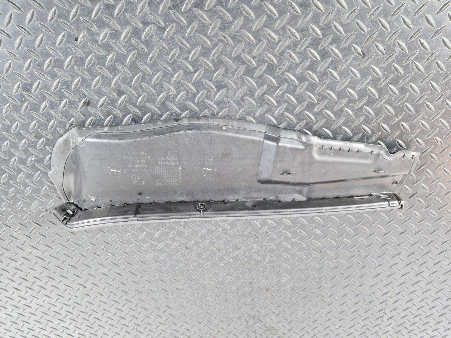 16-22 BMW X1 F48 DIESEL B47 OEM LEFT SIDE N/S  BONNET ENGINE SEAL PANEL 7329399