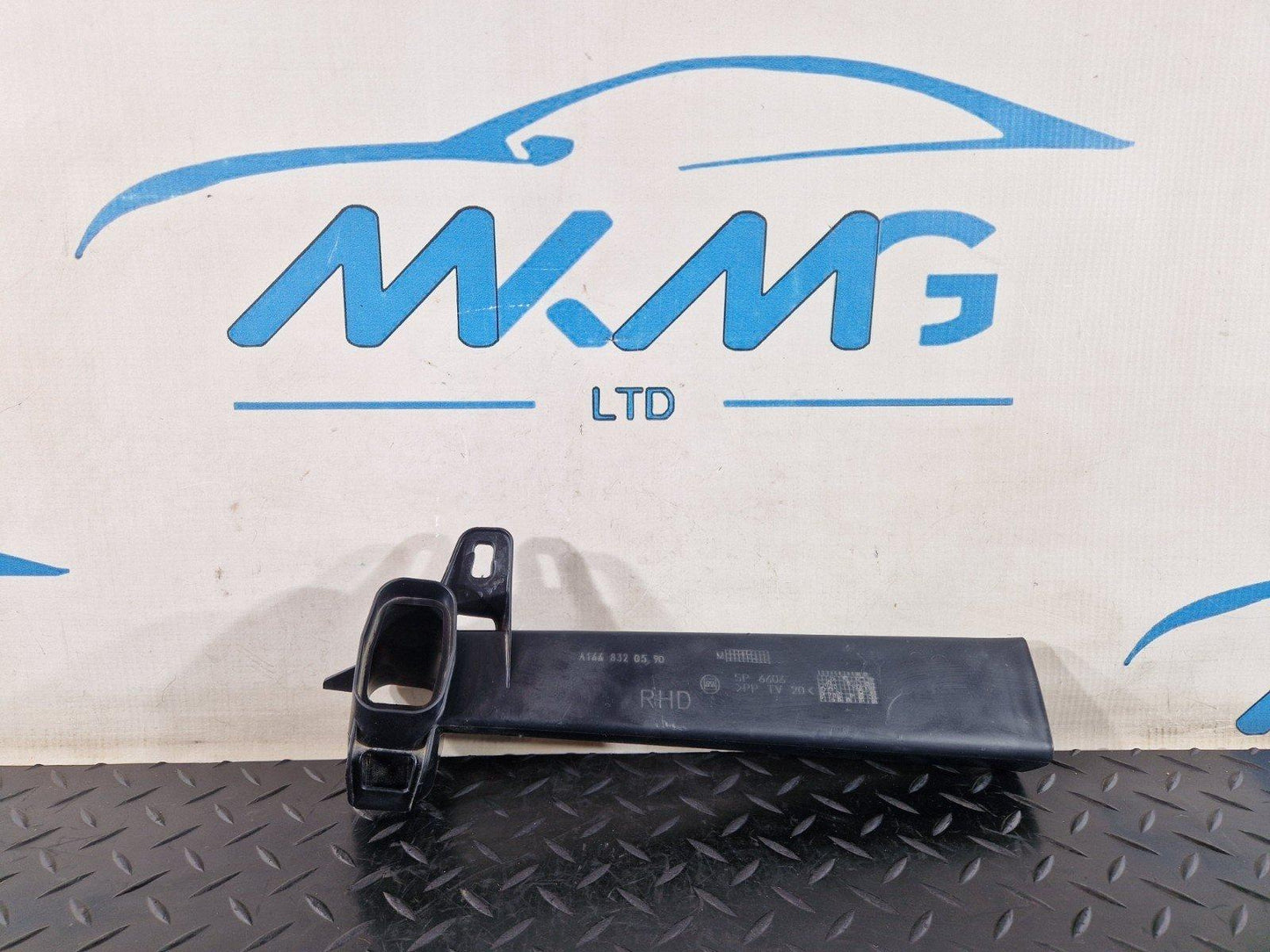 16-19 MERCEDES BENZ GLE W166  GENUINE TRANSVERSE DUCT TOP DRAIN PIPE A1668320590