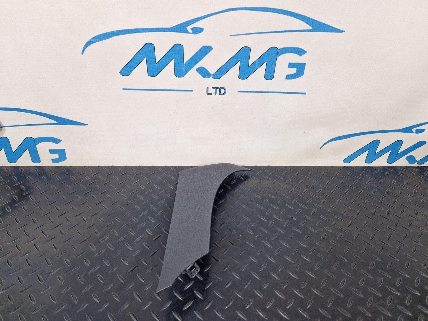 18-ON MERCEDES BENZ SPRINTER W907 OEM RIGHT O/S LOWER TRIM A9106803200