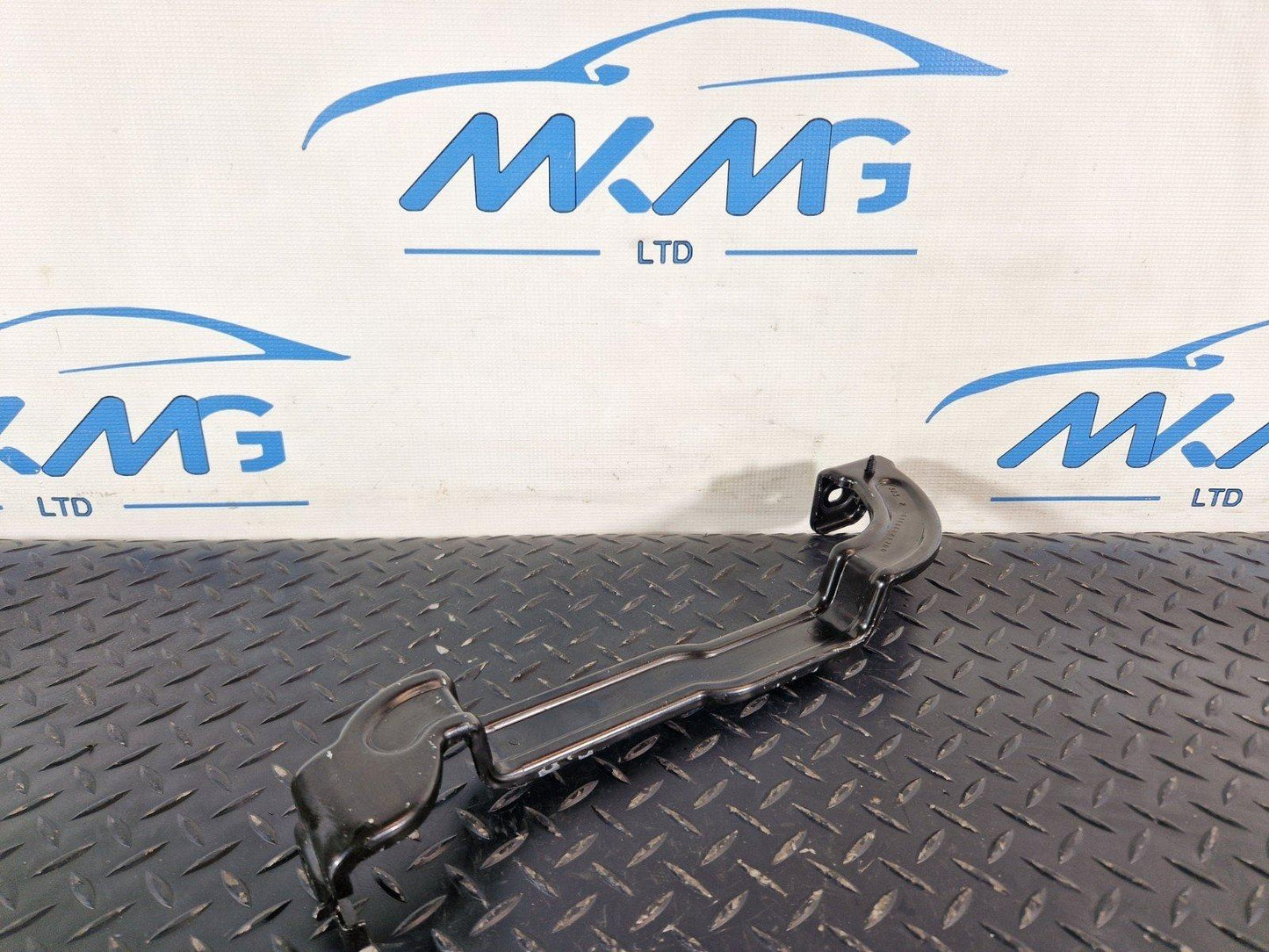 16-19 MERCEDES BENZ GLE W166 GENUINE STOWAGE TRAY LEFT HOLDER A1666841700