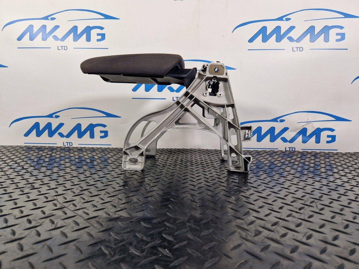 16-19 AUDI A4 B9 FRONT CENTRE CONSOLE BLACK CLOTH ARM REST 8W0864283A