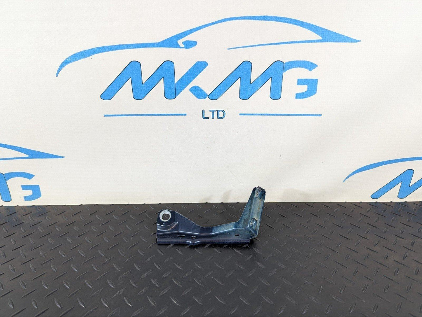16-22 BMW X1 F48 GENUINE FRONT LEFT PASSENGER SIDE WING BRACKET MOUNT 7392803
