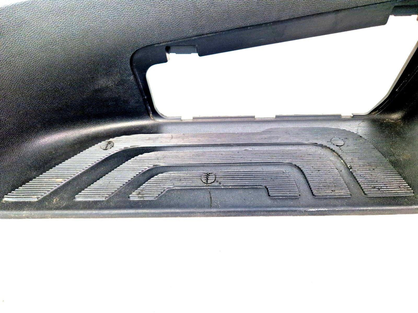 MERCEDES SPRINTER 910 907 GENUINE  STEP PLATE FRONT RIGHT O/S A9106864000