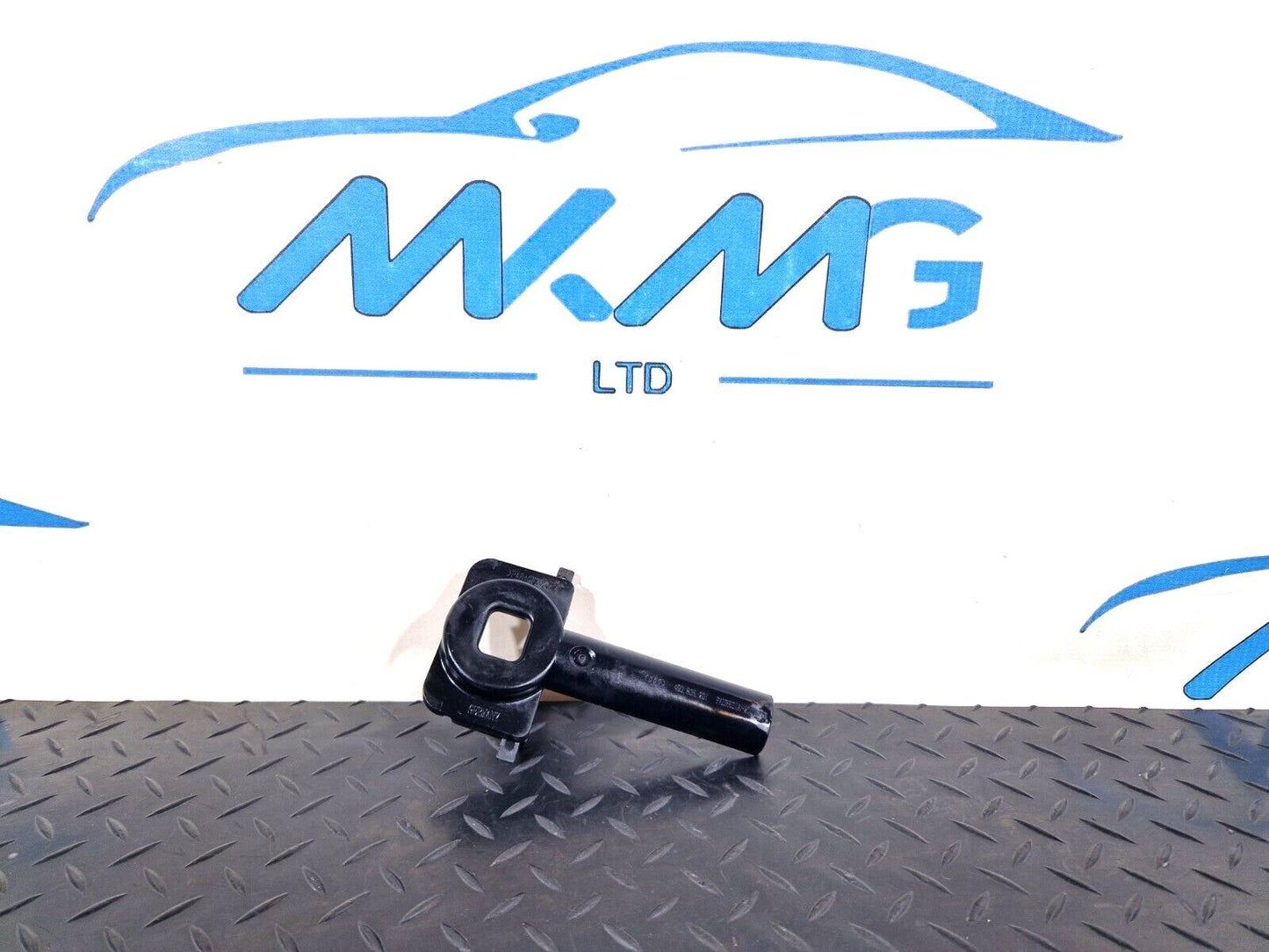 12-18 AUDI A6 C7 GENUINE COOLANT REGULATOR SUPPORT 4G0805201