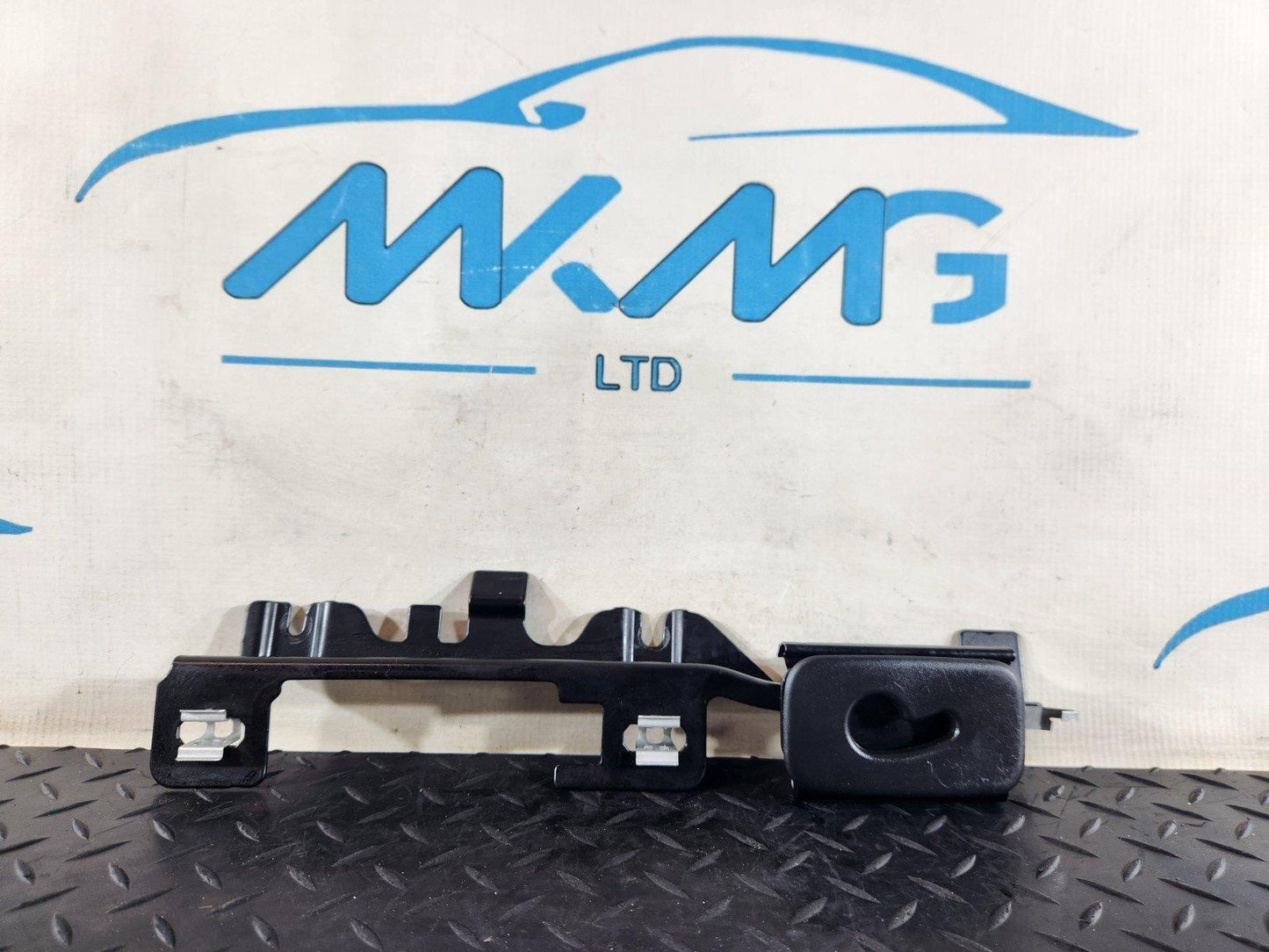 16-22 MERCEDES BENZ X253 GENUINE REAR ROOF HANDLE BRACKET HOLDER A2538150631