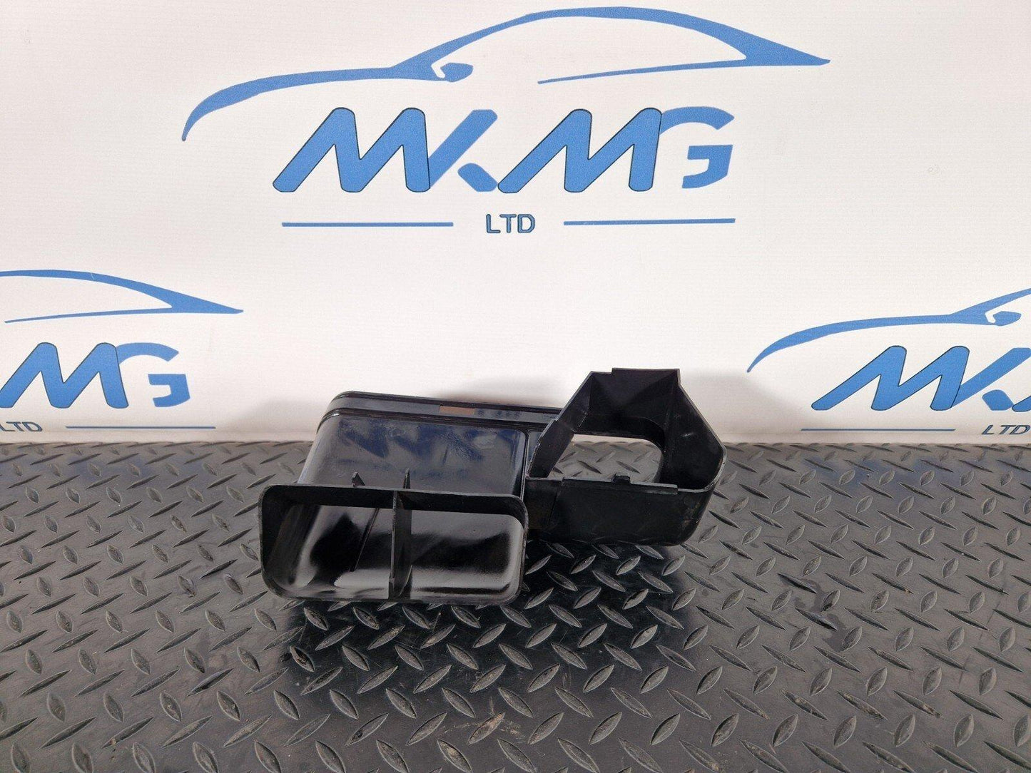 19-ON MERCEDES BENZ B CLASS W247 GENUINE DIESEL AIR INTAKE INLET DUCT A247505080