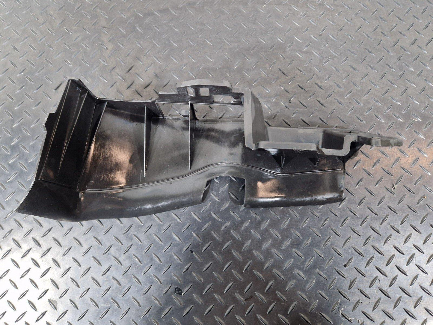 18-ON MERCEDES BENZ SPRINTER W907 CONSOLE COVER SUPPOER MOUNT LEFT A9078802400