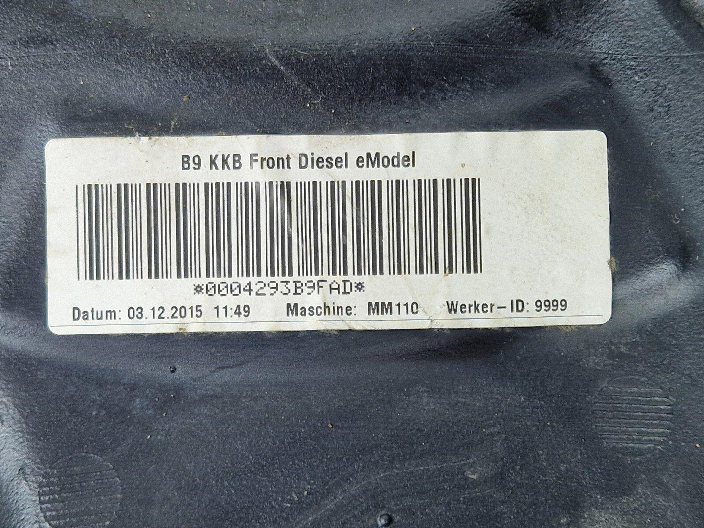 16-19 AUDI A4 B9 GENUINE DIESEL ENGINE FUEL TANK WITH PUMP  8W0201021BP