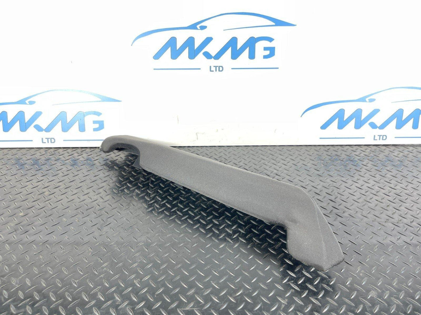 16-19 AUDI A4 B9 ESTATE GENUINE REAR RIGHT DRIVER SIDE CLOTH BOLSTER 8W0885704