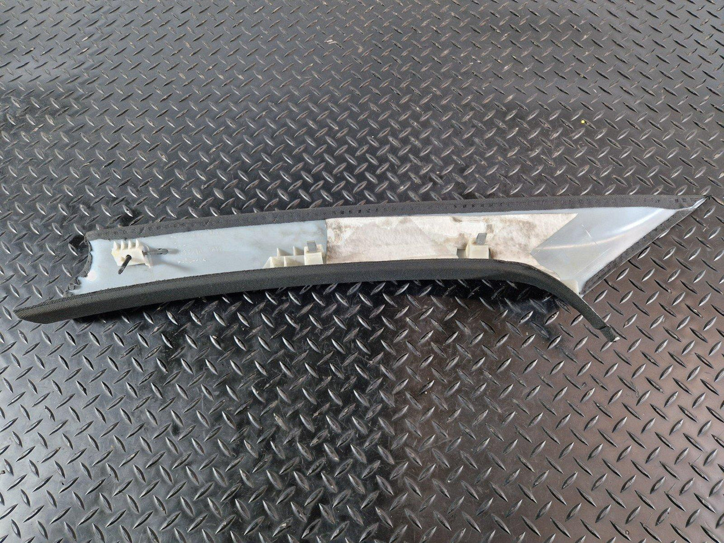 10-15 AUDI Q7 4L GENUINE OEM RIGHT DRIVER SIDE FRONT A PILLAR TRIM 4L0867234