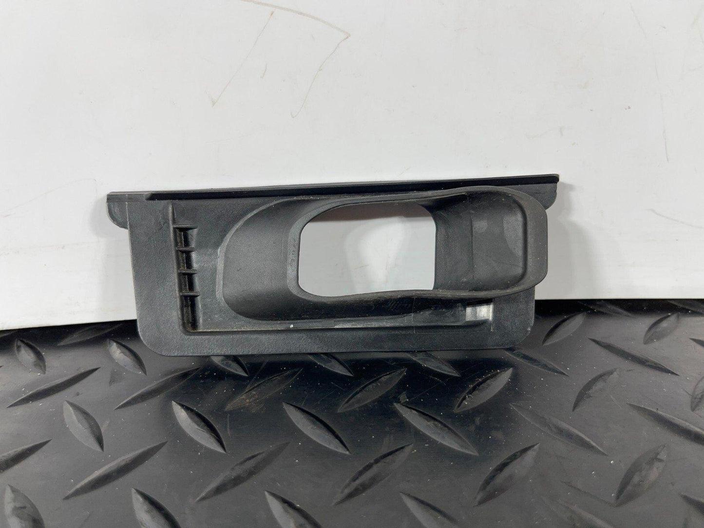 16-19 AUDI A4 B9 GENUINE FRONT LEFT REINFORCEMENT BEAM SEAL 8W0819143A